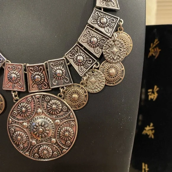 Elegant Silver Tone Bohemian Style Statement Necklace - Picture 7 of 15
